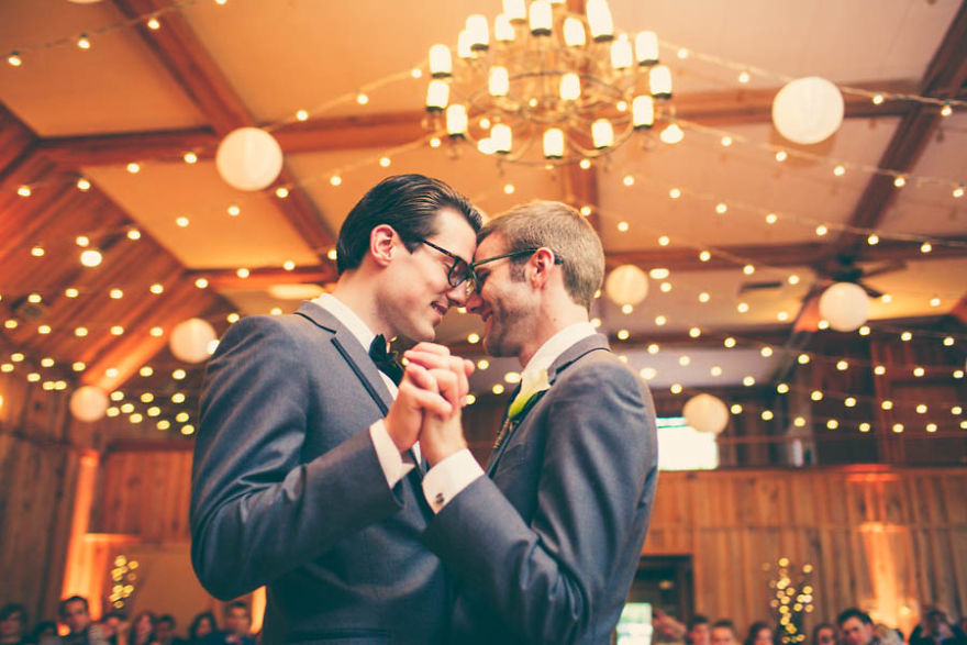 60 bức ảnh đám cưới đồng giới đẹp nhất khiến bạn tin vào sức mạnh của tình yêu 32