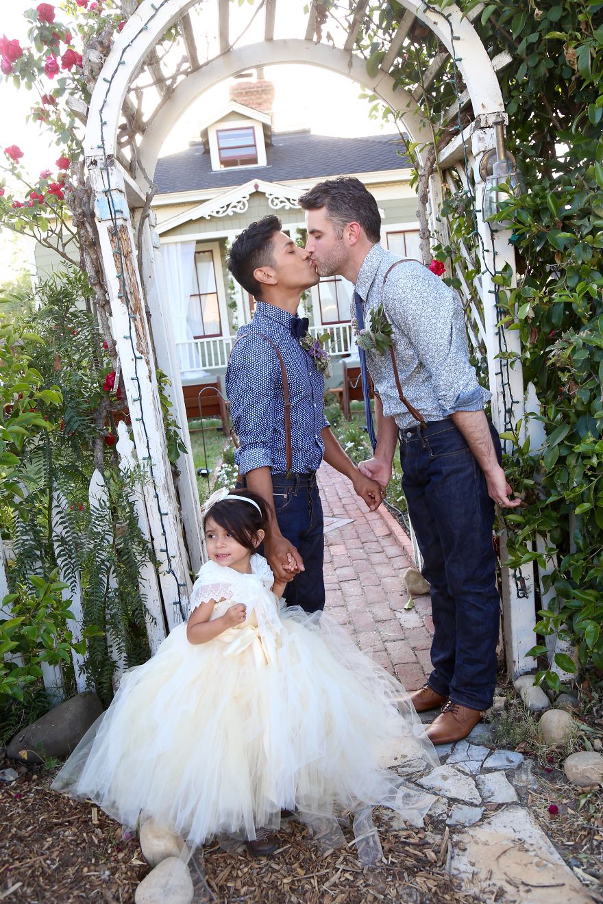 60 bức ảnh đám cưới đồng giới đẹp nhất khiến bạn tin vào sức mạnh của tình yêu 34
