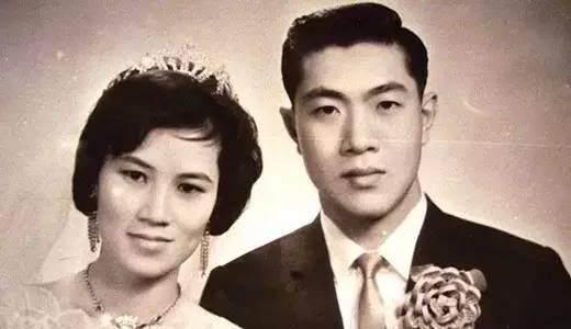 Bà Zhen và chồng khi còn trẻ