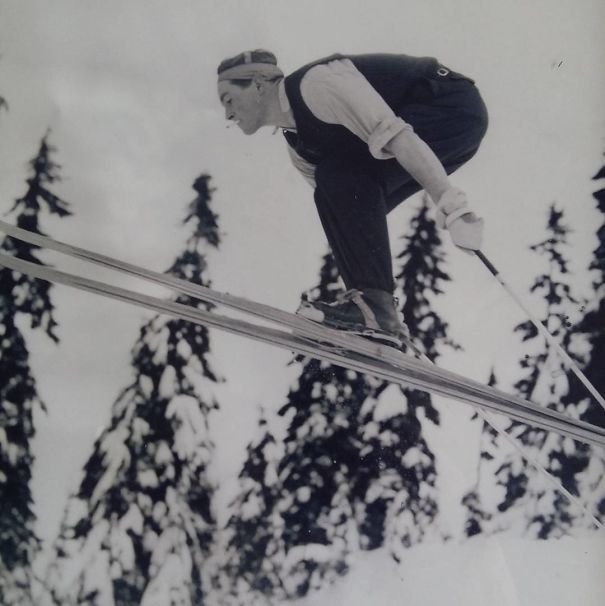 Ông tôi là tay trượt tuyết cừ khôi.