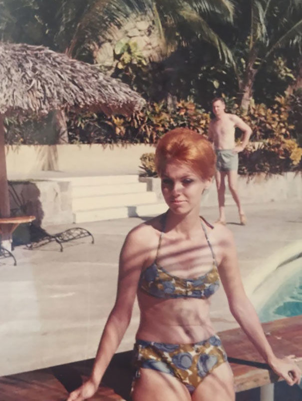 Bà tôi diện bikini năm 1963.