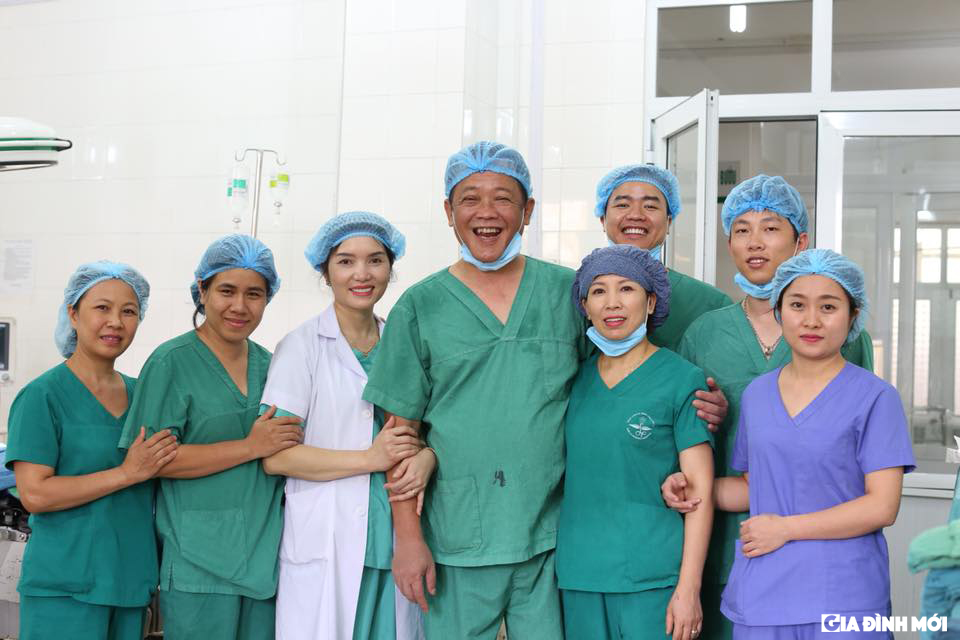 Những ca mổ thành công cho người bệnh chính là niềm vui và động lực lớn đối với bác sĩ Việt Dung và các đồng nghiệp.