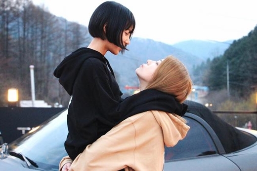 Nhan sắc 'đẹp như mơ' của cặp đồng tính nữ Hàn Quốc 5
