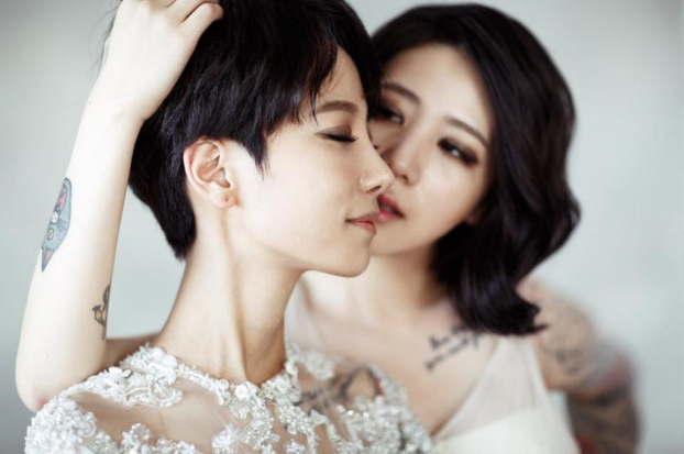 Nhan sắc 'đẹp như mơ' của cặp đồng tính nữ Hàn Quốc 16