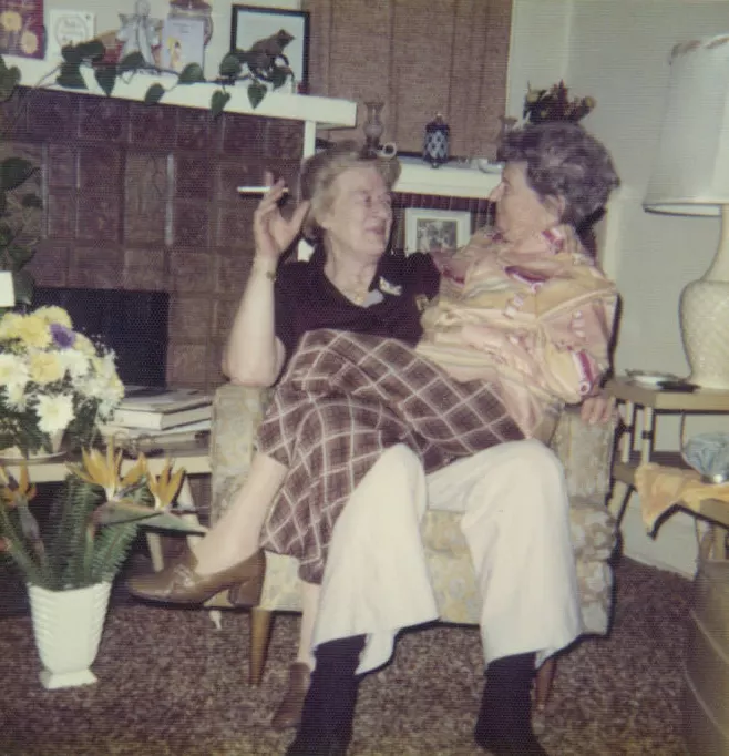   Dorothy Putnam và Lois Mercer nhiều năm về sau.  