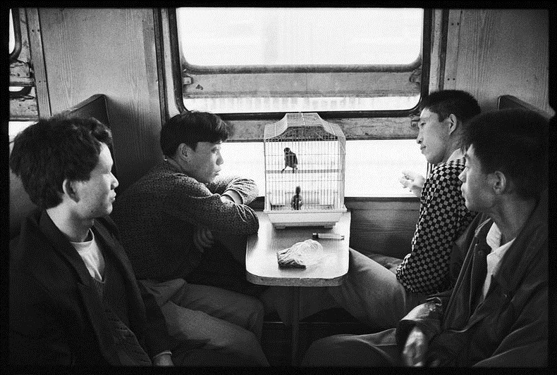 Người đàn ông dành 30 năm chụp hành khách Trung Quốc trên những chuyến tàu 1