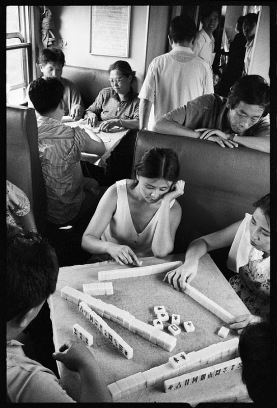 Người đàn ông dành 30 năm chụp hành khách Trung Quốc trên những chuyến tàu 20