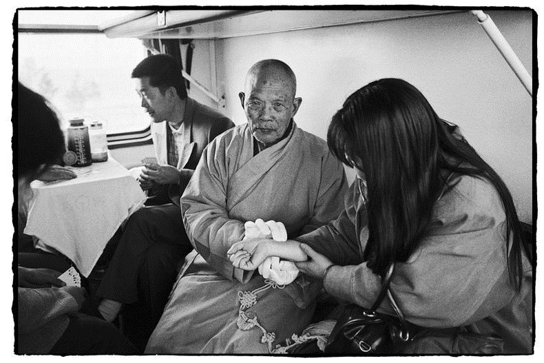 Người đàn ông dành 30 năm chụp hành khách Trung Quốc trên những chuyến tàu 2