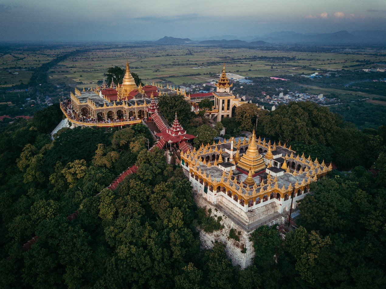 Ngắm nhìn khung cảnh huyền ảo của những ngôi đền Phật giáo Myanmar từ trên cao 10