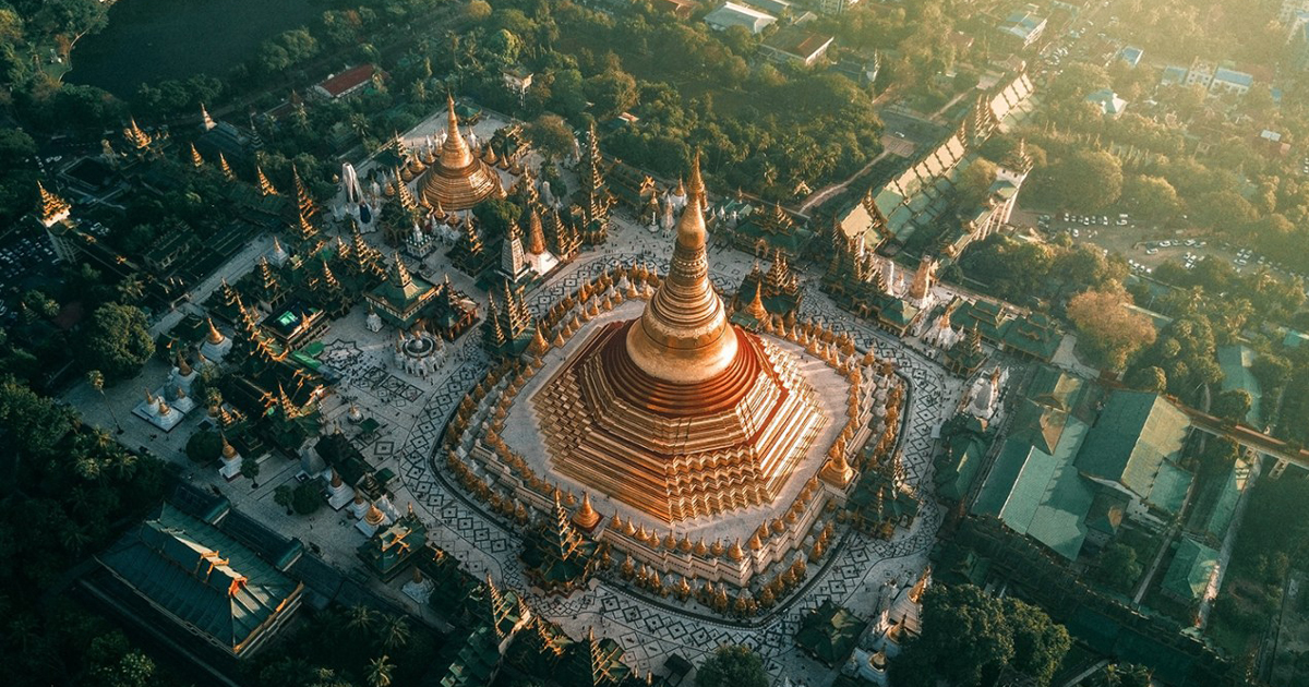   Chùa Shwedagon là chùa tháp lớn nhất, đẹp nhất và linh thiêng nhất Myanmar, nằm ở thành phố Yangon.  