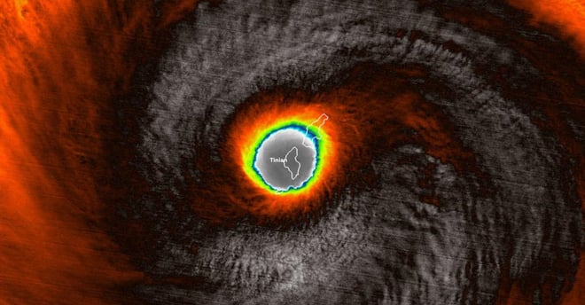   Mắt bão của siêu bão Yutu đã 