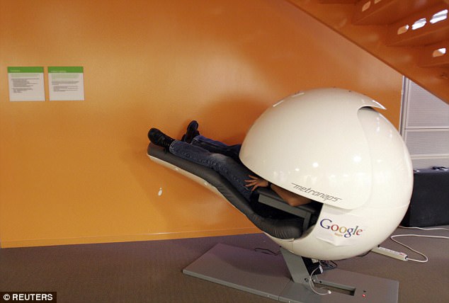 Hãng Google có những 'kén ngủ' để nhân viên có điều kiện ngủ trưa thật ngon, không bị ảnh hưởng bởi ánh sáng, tiếng ồn