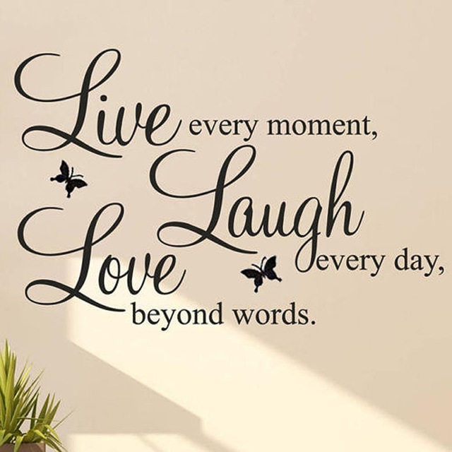 Sống mỗi phút giây, Cười mỗi ngày và Yêu thương nhiều hơn - Cuộc sống hạnh phúc phải chăng chỉ là như vậy?