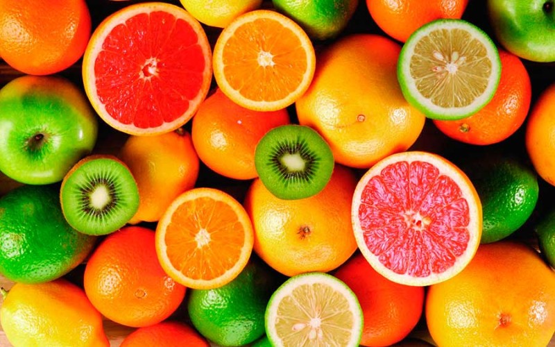 Uống nhiều nước, ăn nhiều hoa quả sẽ giúp cân bằng độ pH âm đạo