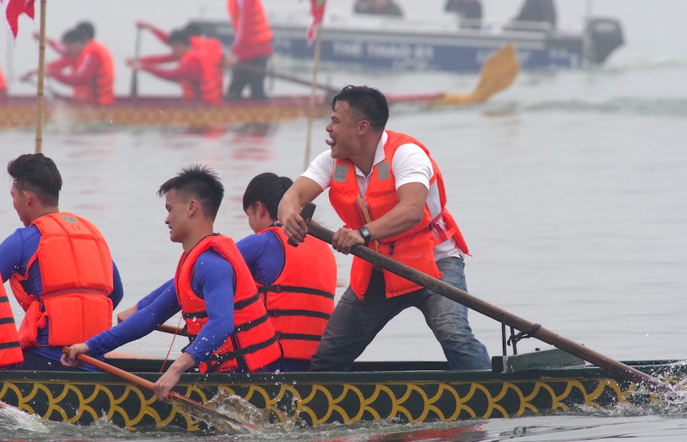 Có 2 nội dung thi chính gồm: Đua thuyền truyền thống (dành cho các đội của quận, huyện TP Hà Nội) và thuyền tiêu chuẩn (câu lạc bộ các tỉnh, thành).