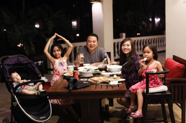   Facebooker Nguyễn Ngọc Trà My hạnh phúc bên gia đình và các con  