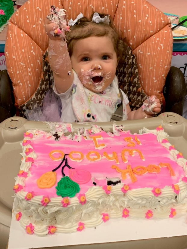   Con gái tôi đón sinh nhật 1 tuổi, tôi nghĩ bé rất thích chiếc bánh  