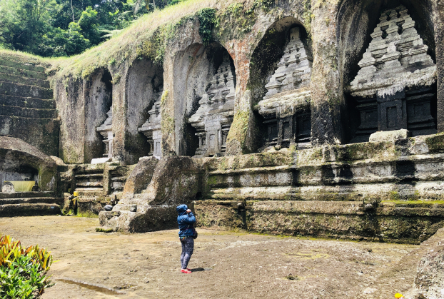   Đền Kawi - di sản khảo cổ ở Bali.  