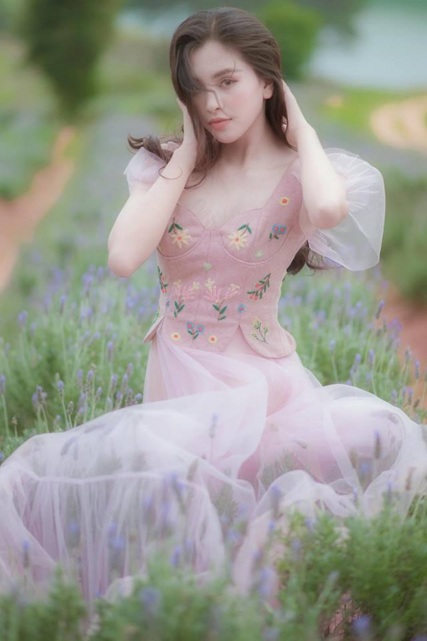 Hoa hậu Tiểu Vy hóa 'thần tiên tỷ tỷ' trong bộ ảnh mới khiến dân mạng trầm trồ vì quá đẹp 2