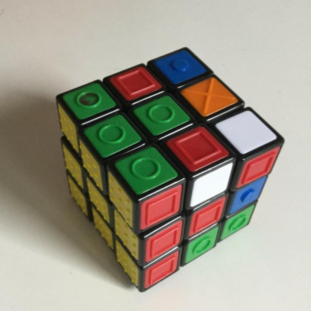  Khối Rubik dành cho người mù màu  