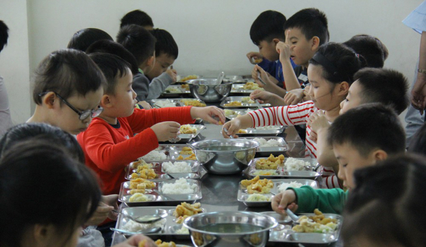   Bộ GD&ĐT yêu cầu các cơ sở giáo dục chú trọng đến chất lượng bữa ăn của trẻ.  