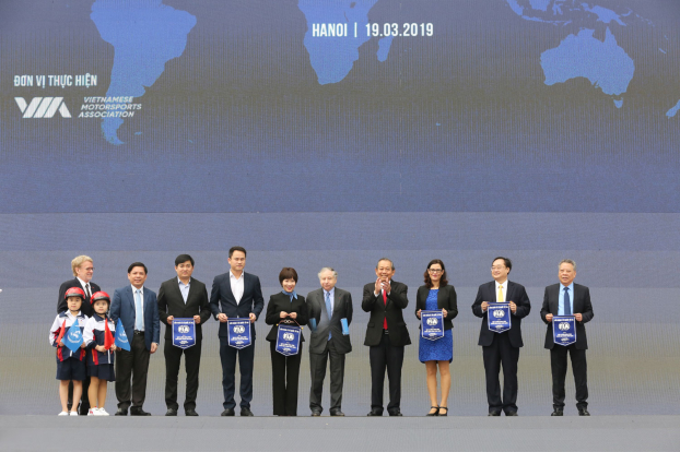   Tại sự kiện, với sự chứng kiến của Phó Thủ tướng Trương Hòa Bình, ông Jean Todt, Ban tổ chức đã công bố thương hiệu ô tô - xe máy điện VinFast (thuộc Tập đoàn Vingroup) sẽ là nhà tài trợ chính của chiến dịch 3500Lives tại Việt Nam  