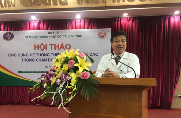   GS.TS Nguyễn Văn Kính, Giám đốc Bệnh viện Bệnh Nhiệt đới Trung ương phát biểu tại Hội thảo.  