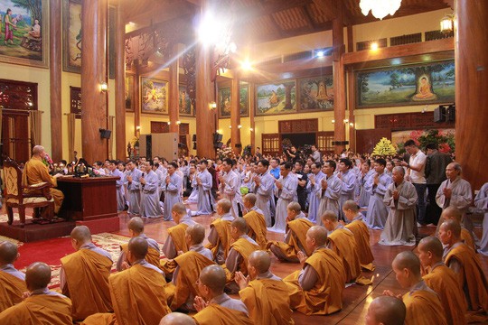 TP Uông Bí họp báo vụ cúng 'oan gia trái chủ' ở chùa Ba Vàng: Sư trụ trì không tham dự 1