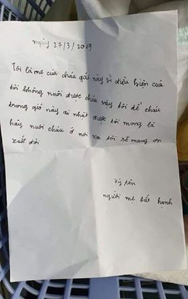 Quảng Ninh: Bé gái 2 tuần tuổi bị bỏ rơi trước cổng chùa kèm lời nhắn nhờ nuôi hộ 1