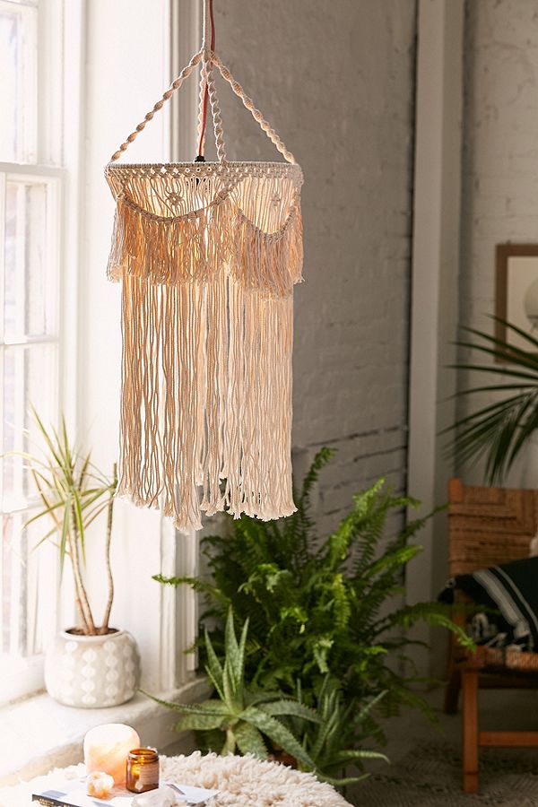   Ảnh: Evie Fringe Pendant Light  