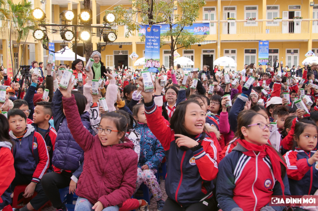   Chương trình Sữa học đường có ý nghĩa nhân văn và xã hội to lớn đối với sự phát triển của trẻ em, vì một Việt Nam luôn vươn cao.  