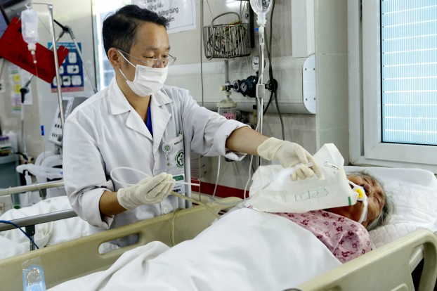   Bệnh nhân nặng cấp cứu tại Bệnh viện Bạch Mai trong dịp nghỉ lễ  