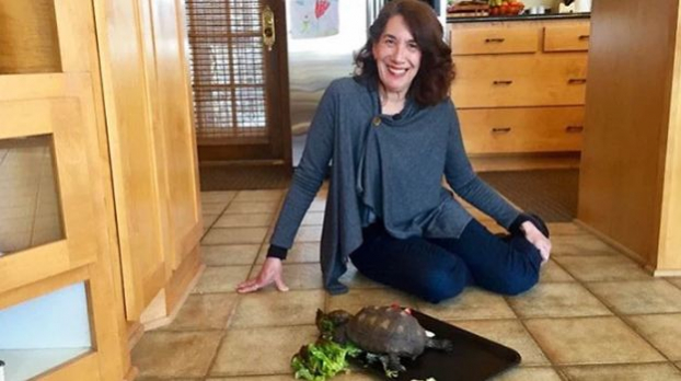 Được tặng chú rùa từ sinh nhật 10 tuổi, người phụ nữ và thú cưng bên nhau suốt 56 năm 6