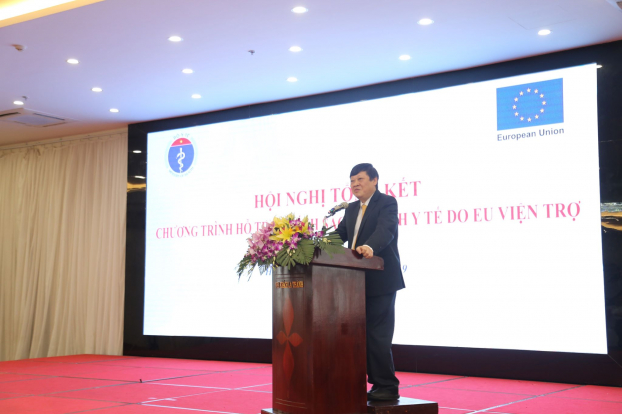   Thứ trưởng Bộ Y tế Nguyễn Viết Tiến phát biểu tại hội nghị  