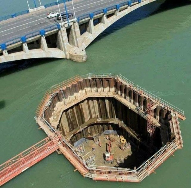   Cách xây dựng một cây cầu trên mặt nước  