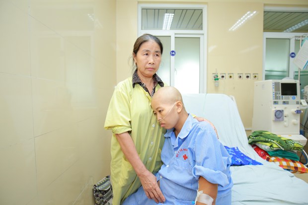 Người mẹ ung thư vú giai đoạn cuối chiến đấu tới cùng để trao sự sống cho con 3