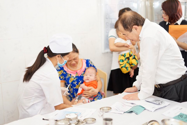   Tiêm chủng vắc xin 5 trong 1 (SII) tại Trạm Y tế xã Thi Sơn, huyện Kim Bảng, tỉnh Hà Nam ngày 25/5.  