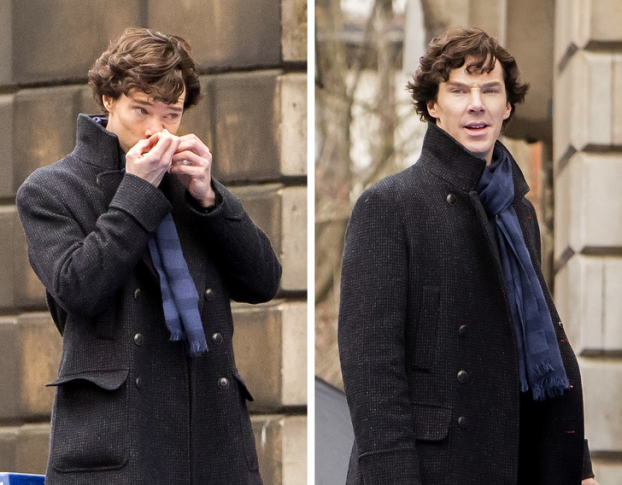   Benedict Cumberbatch bị bắt gặp đang nặn mụn khi quay phim Sherlock  