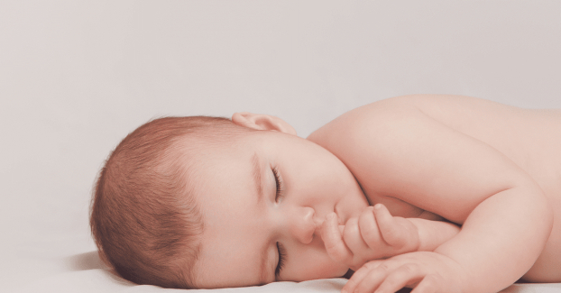 Những tư thế an toàn và giúp trẻ sơ sinh ngủ ngon giấc 2
