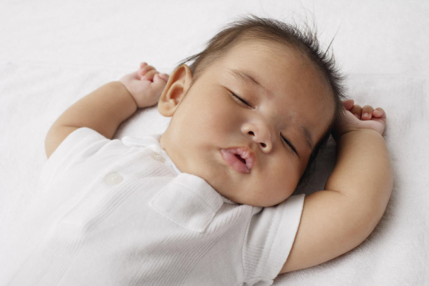 Những tư thế an toàn và giúp trẻ sơ sinh ngủ ngon giấc 0