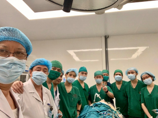   Thành công trong ca cứu sống nữ bệnh nhân bị di chứng lao phổi là kết quả của sự phối hợp toàn diện mọi mắt xích bằng trái tim và trách nhiệm của đội ngũ y bác sỹ bệnh viện Phổi Trung ương, bệnh viện E và BV Việt Đức.  