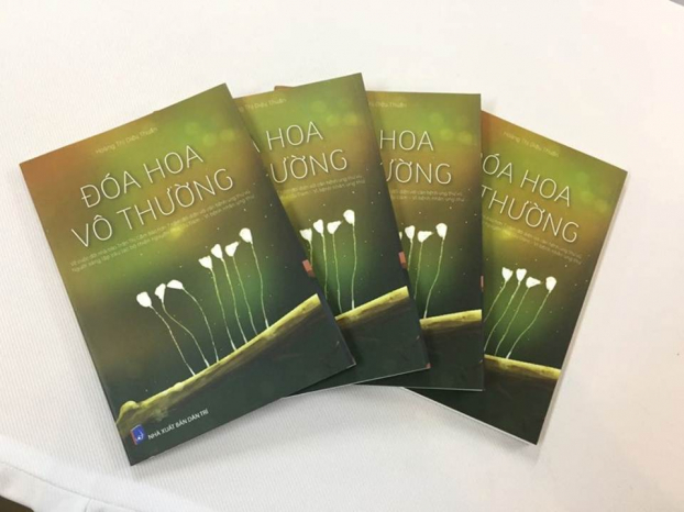   Cuốn tự truyện Đóa hoa vô thường về cuộc đời nhà báo Trần Thị Cẩm Bào  