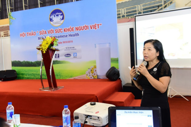   PGS. TS. BS Lê Bạch Mai chia sẻ tại hội thảo “Sữa vì sức khỏe người Việt” ngày 30/5  
