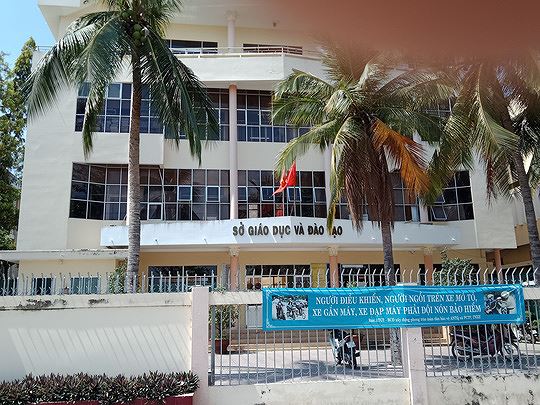   Cán bộ Sở GD&ĐT Bình Thuận bị cách chức vì làm lộ đề thi.  