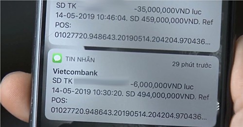   Tuy nhiên khi tin nhắn báo trừ tiền về điện thoại của Vũ thì lại hiện tài khoản là Vietcombank  