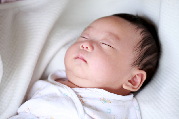 Trẻ 1 tuổi ngủ bao nhiêu tiếng mỗi ngày là đủ và tốt nhất? 2