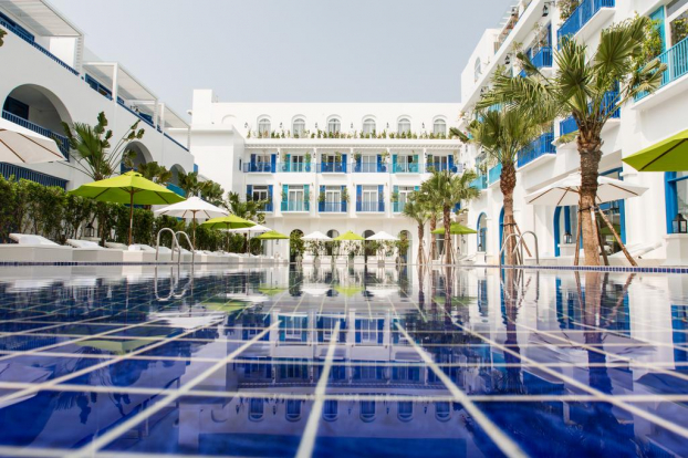   3 giải cao nhất sẽ có một chuyến nghỉ dưỡng ở resort Risemount Đà Nẵng, do Azooo tài trợ.  