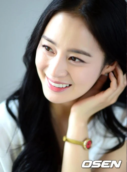 10 nữ diễn viên Hàn Quốc đẹp nhất: Yoona mất tích, Suzy lọt top sánh vai cùng các chị đại 0