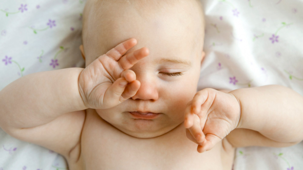Tại sao giấc ngủ của trẻ sơ sinh lại thất thường? 1