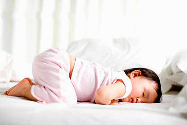 5 thói quen cần tránh khi tập cho bé ngủ ngon giấc 2